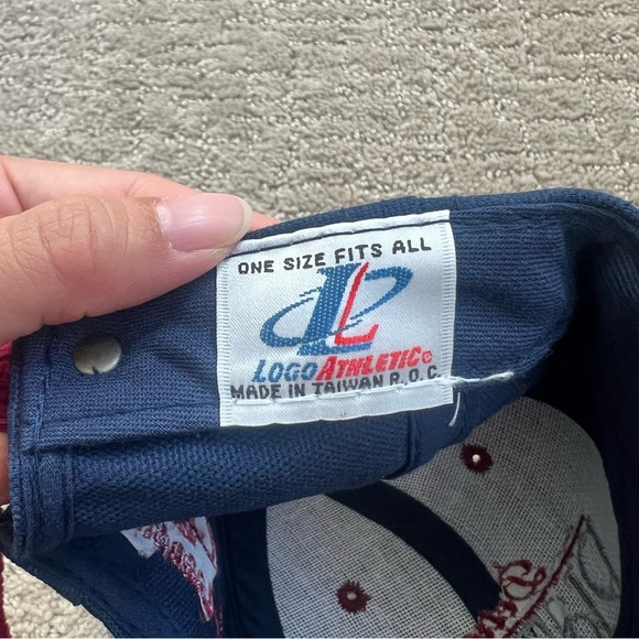 VINTAGE Detroit Pistons Blue and Red Cap - Picture 9 of 9